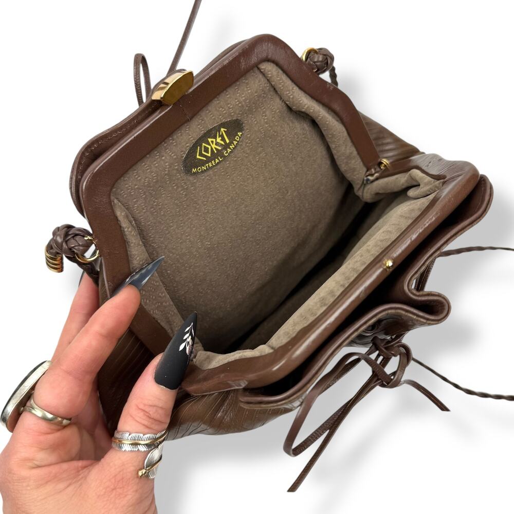 1960's kiss lock taupe striped leather mini purse by CORET MONTREAL CANADA - Picture 8 of 16